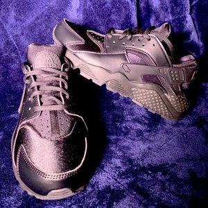 Women’s Air Huarache run